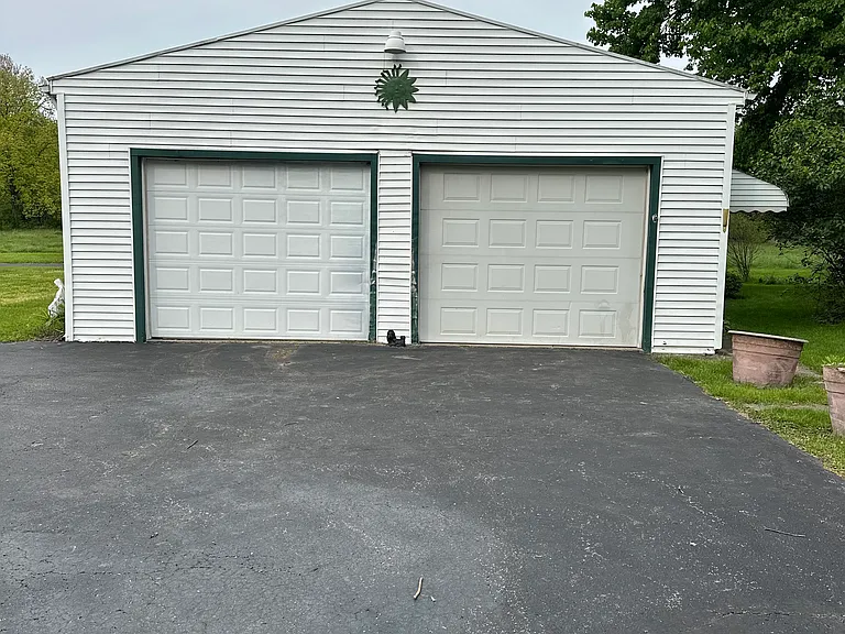 2445 Newton Tomlinson Rd — Photo 4
