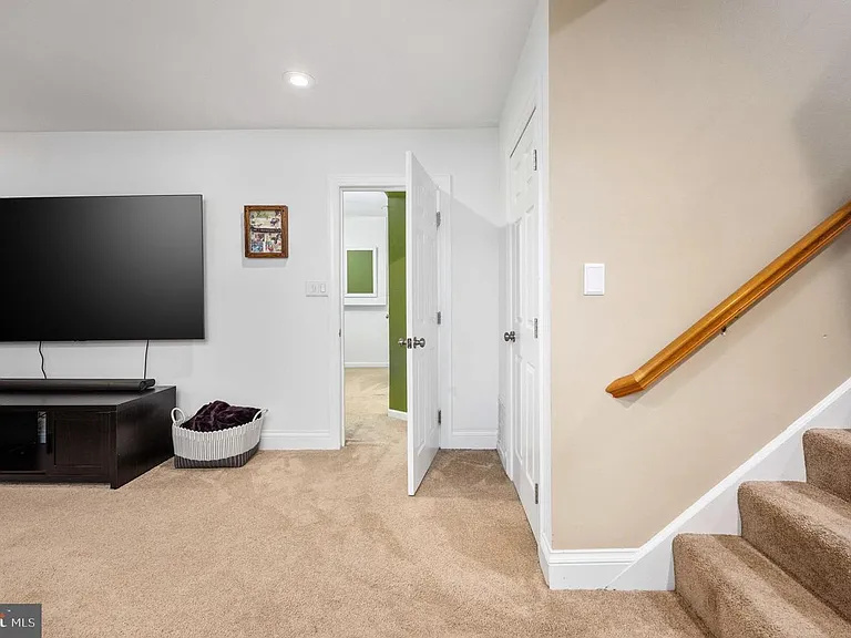 1705 Sherwood Dr — Photo 29