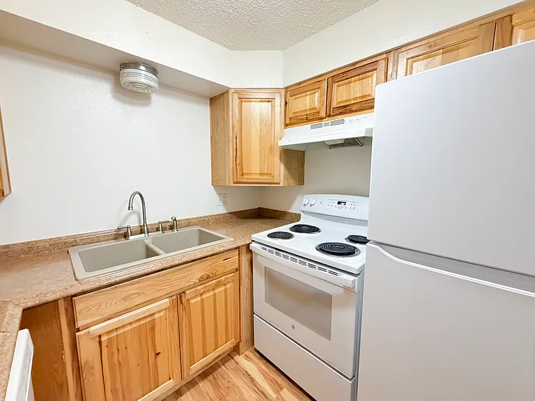 4 Birch Ct #5 — Photo 4
