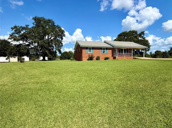 135 Big Pine Dr, Valley Grande, AL 36701