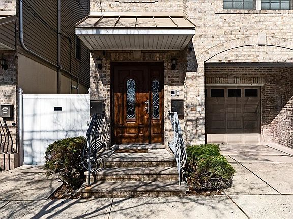 2nd image of 221 Sherman Ave #2