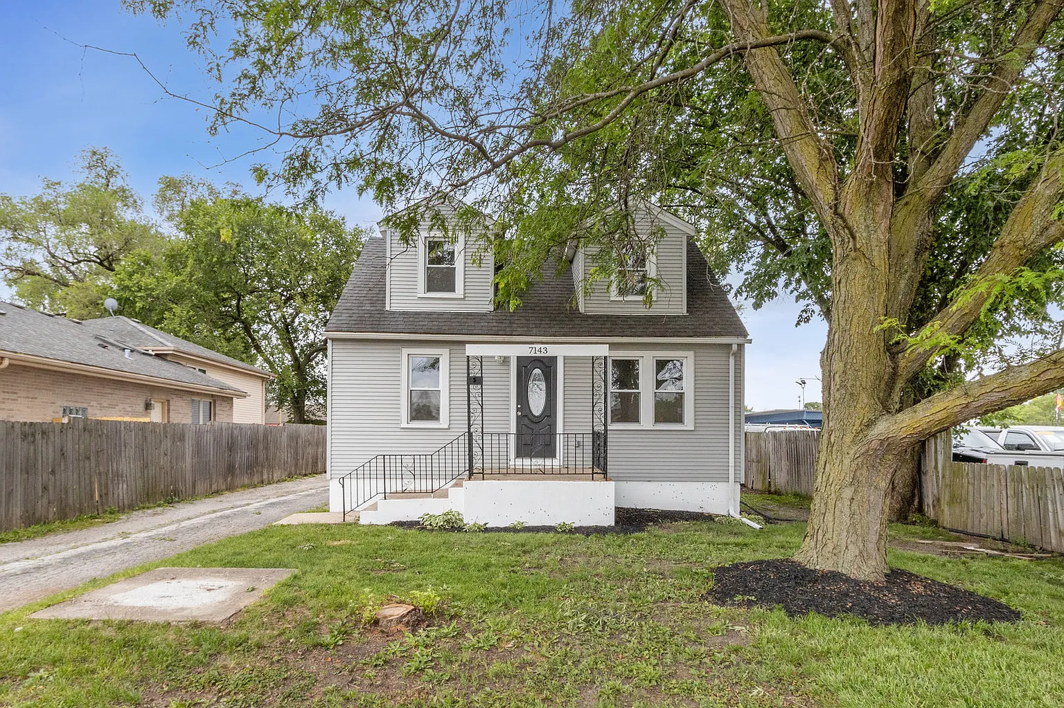 7143 W 73rd Pl photo 1
