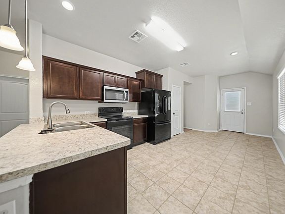 4th image of 244 Circle Way #18E