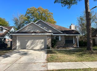 1019 Saint John Dr, Pearland, TX 77584