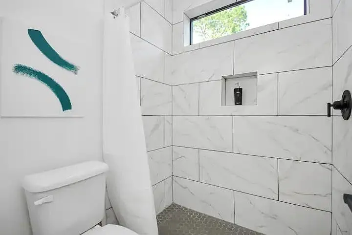 4 bed, 4.0 bath, 2322 sqft, $771 — Photo 3