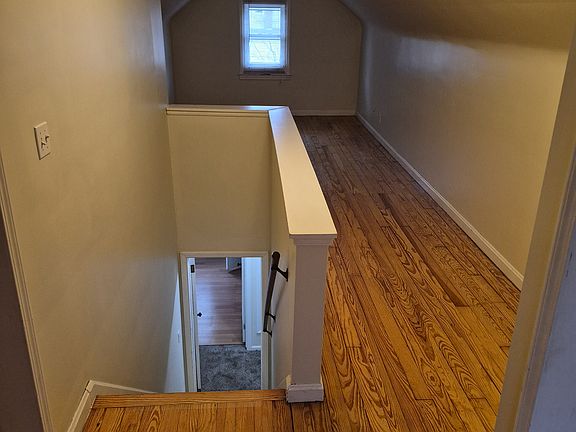 5th image of 385 Dennison Ave #1