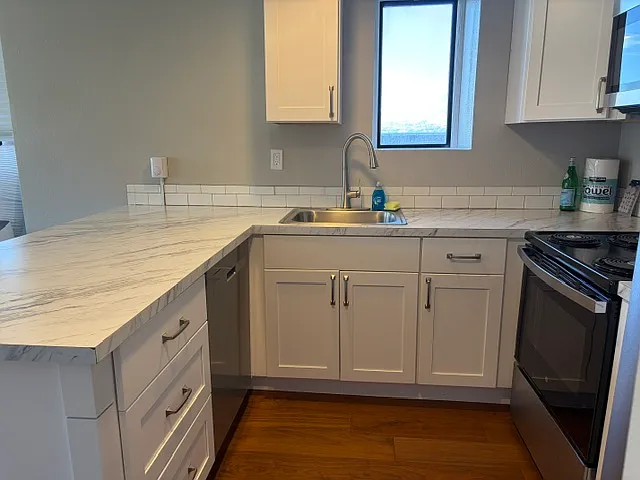 704 Kitchen