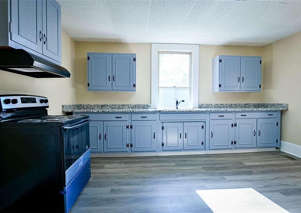 1st image of 3 Bay St