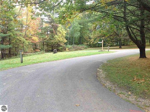  Driveway to Condo