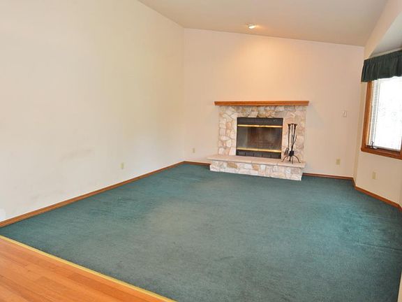 4th image of 2990 E Diane Dr