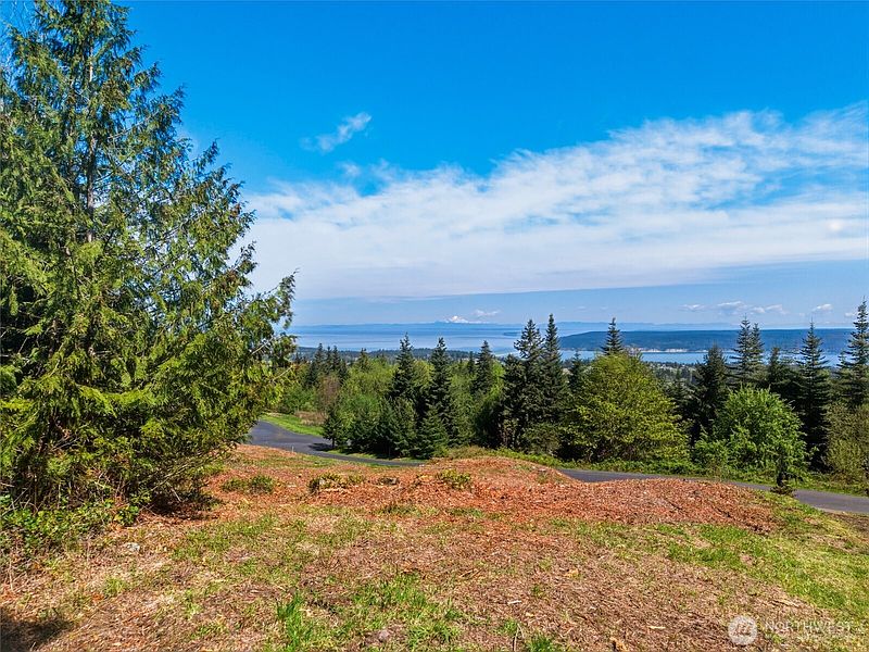 2nd image of 15 High View Way
