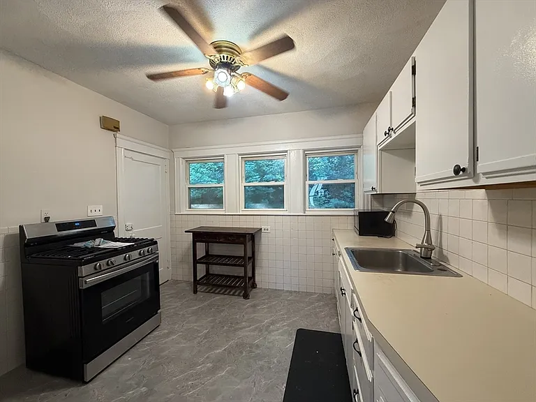 61 Westchester Rd #61 — Photo 5