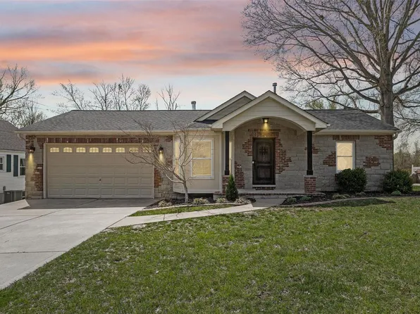 1166 Hackmann Rd, O'Fallon, MO 63366
