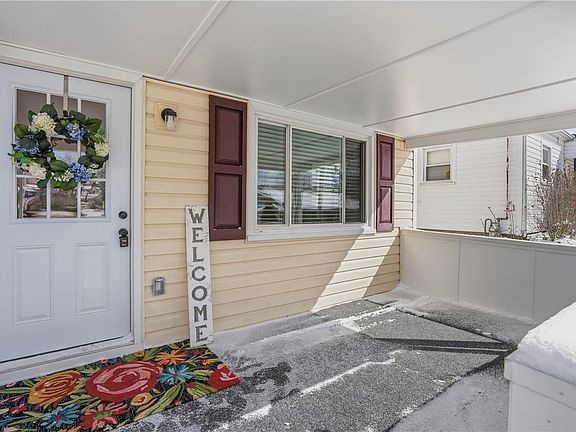 3rd image of 805 Colonial Ave
