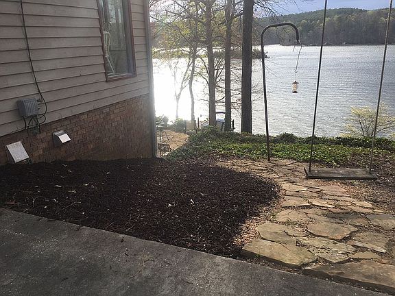 5th image of 135 Riverwood Ln