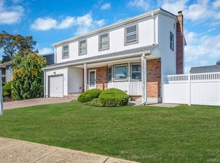 2595 Castle Ct, Bellmore, NY 11710