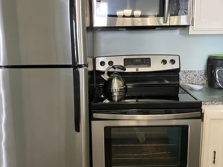 180 Seaview Ct #703 — Photo 8
