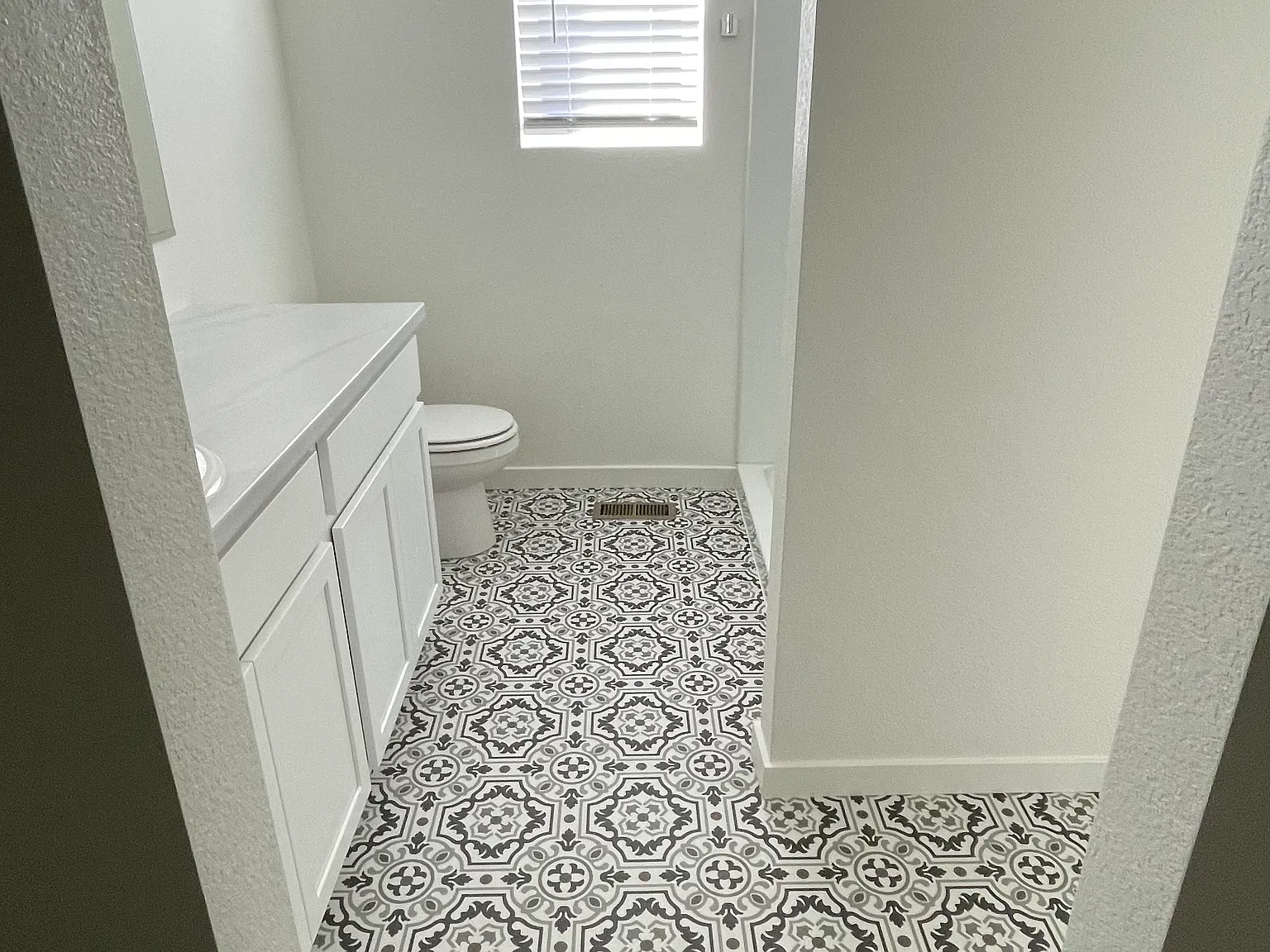 3 bed, 1385 sqft, $2,600 — Photo 2