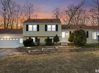 7 Coach Light Drive, Clinton, CT 06413