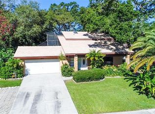 499 Winding Willow Dr, Palm Harbor, FL 34683