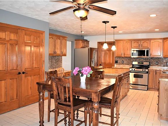 4th image of 630 Oakhurst Dr