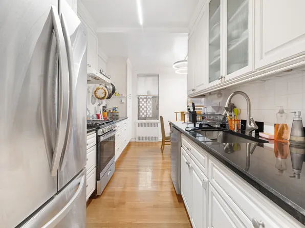 104-20 68th Drive image 7 of 15