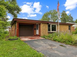 140 Caldwell St, Pewaukee, WI 53072