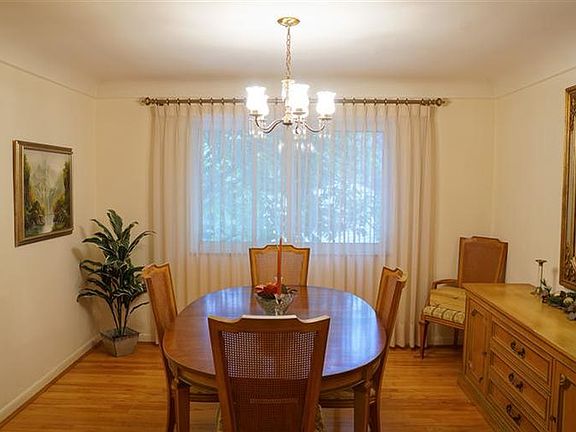 4th image of 1900 Robinway Dr