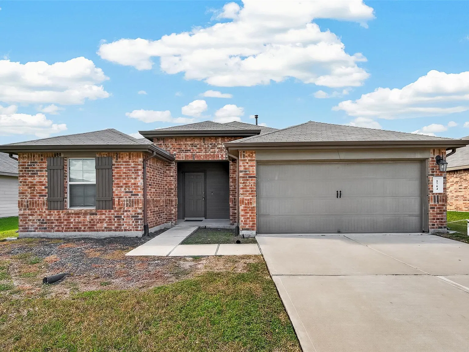 3 bed, 2.0 bath, 1610 sqft, $2,000 — Photo 1