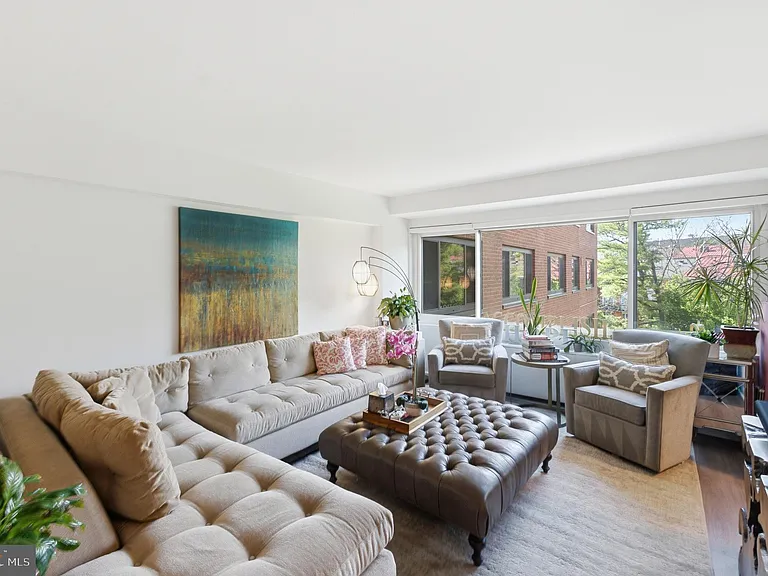 4201 Cathedral Ave NW #903W — Photo 1