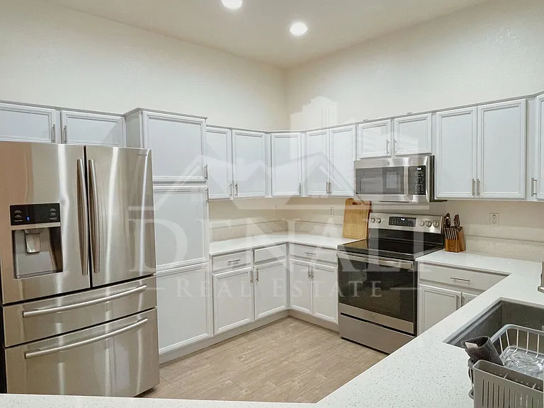 8144 W Beck Ln — Photo 12