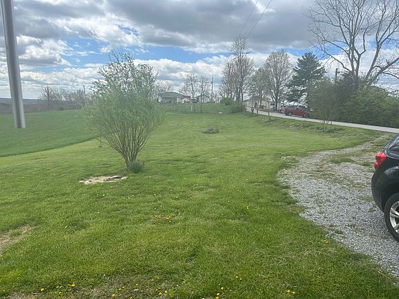 4th image of 76 E French Ln