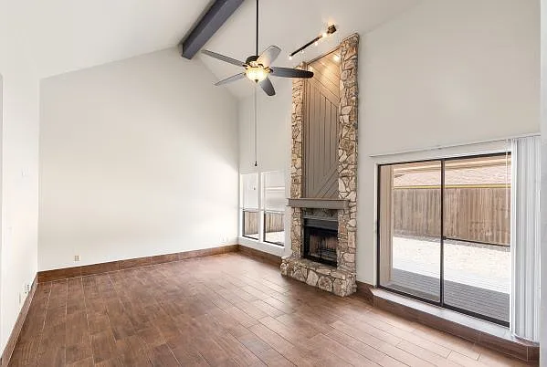 3 bed, 1436 sqft, $2,000 — Photo 3