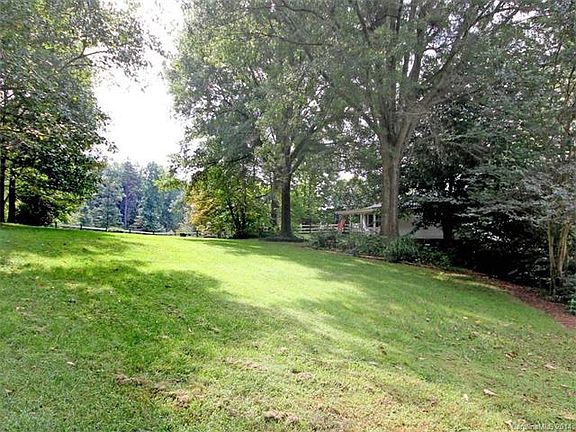 4th image of 4045 10th Avenue Dr SW