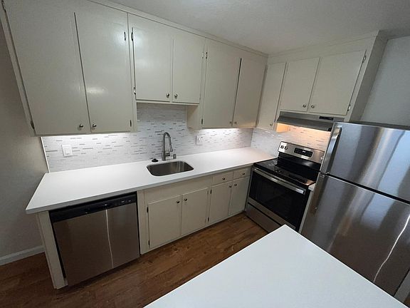 2nd image of 456 Wayne Ave #307