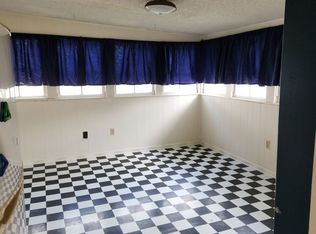 1107 SW 10th Ave #B, Topeka, KS 66604