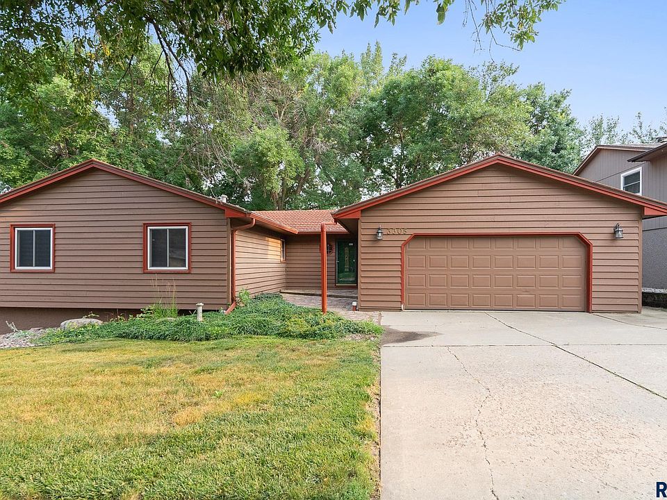 1st image of 3305 E 33rd St