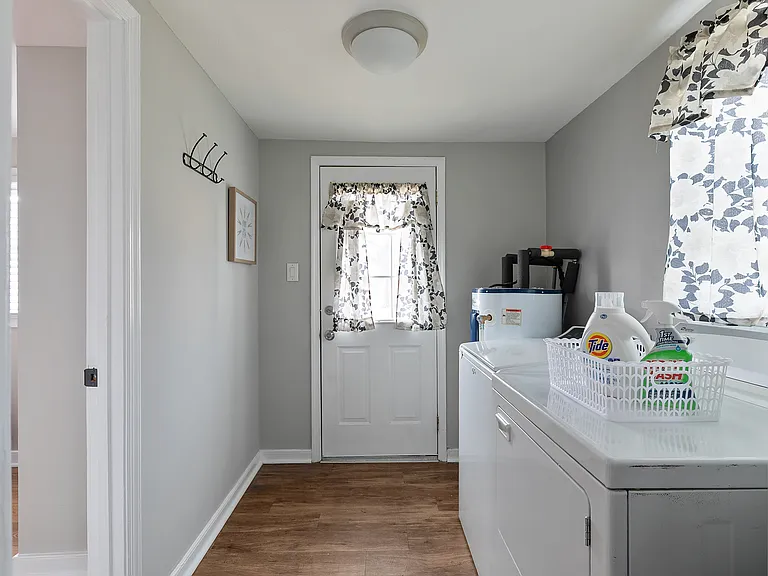 304 Sunset Cir — Photo 19