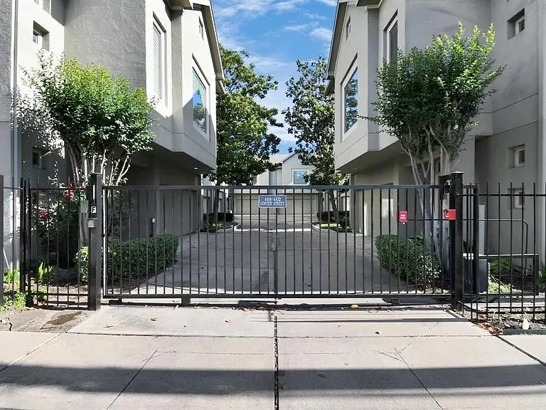 4422 Center St — Photo 25