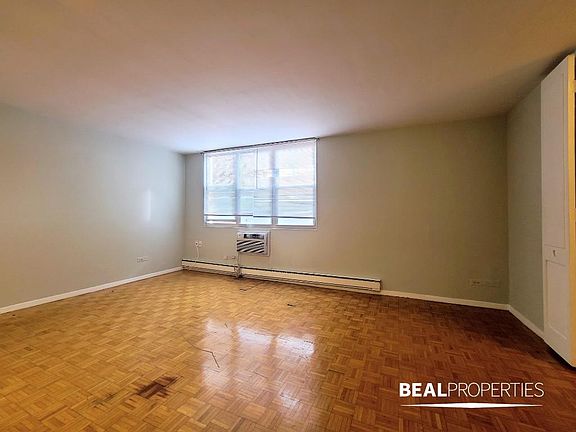 2nd image of 1446 N Dearborn St APT 5D