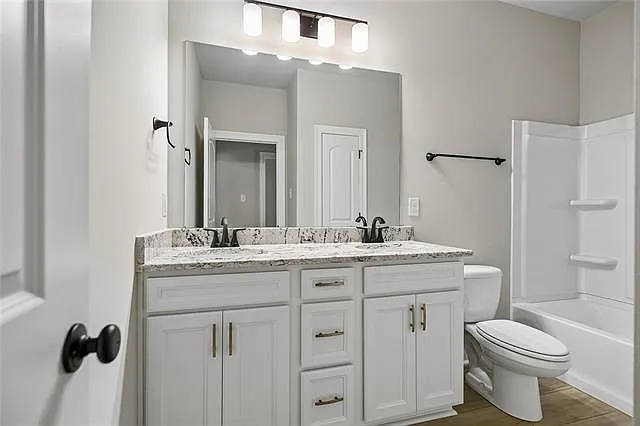 8862 Lyndanne Dr — Photo 14