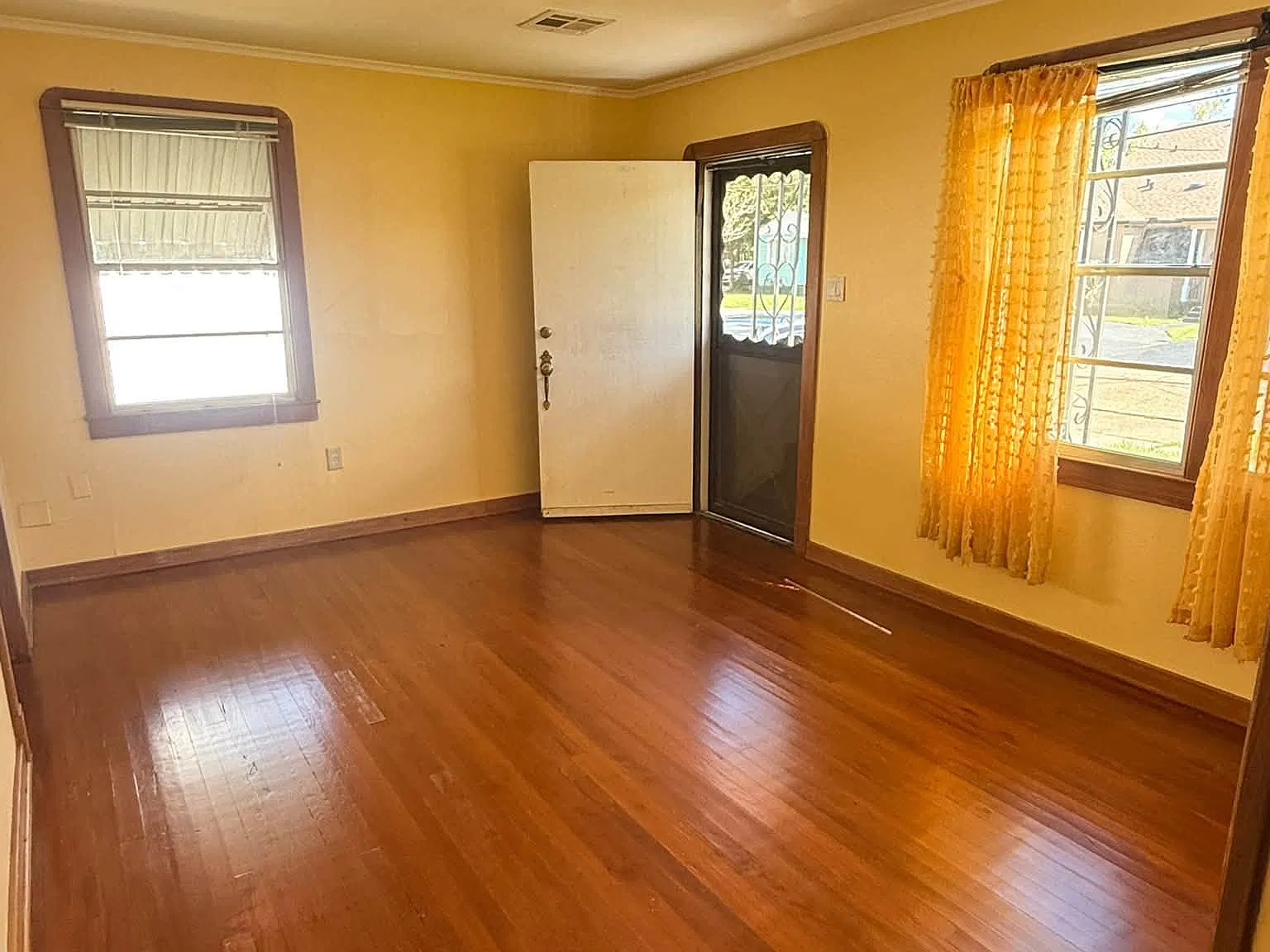 2 bed, 1271 sqft, $1,700 — Photo 2