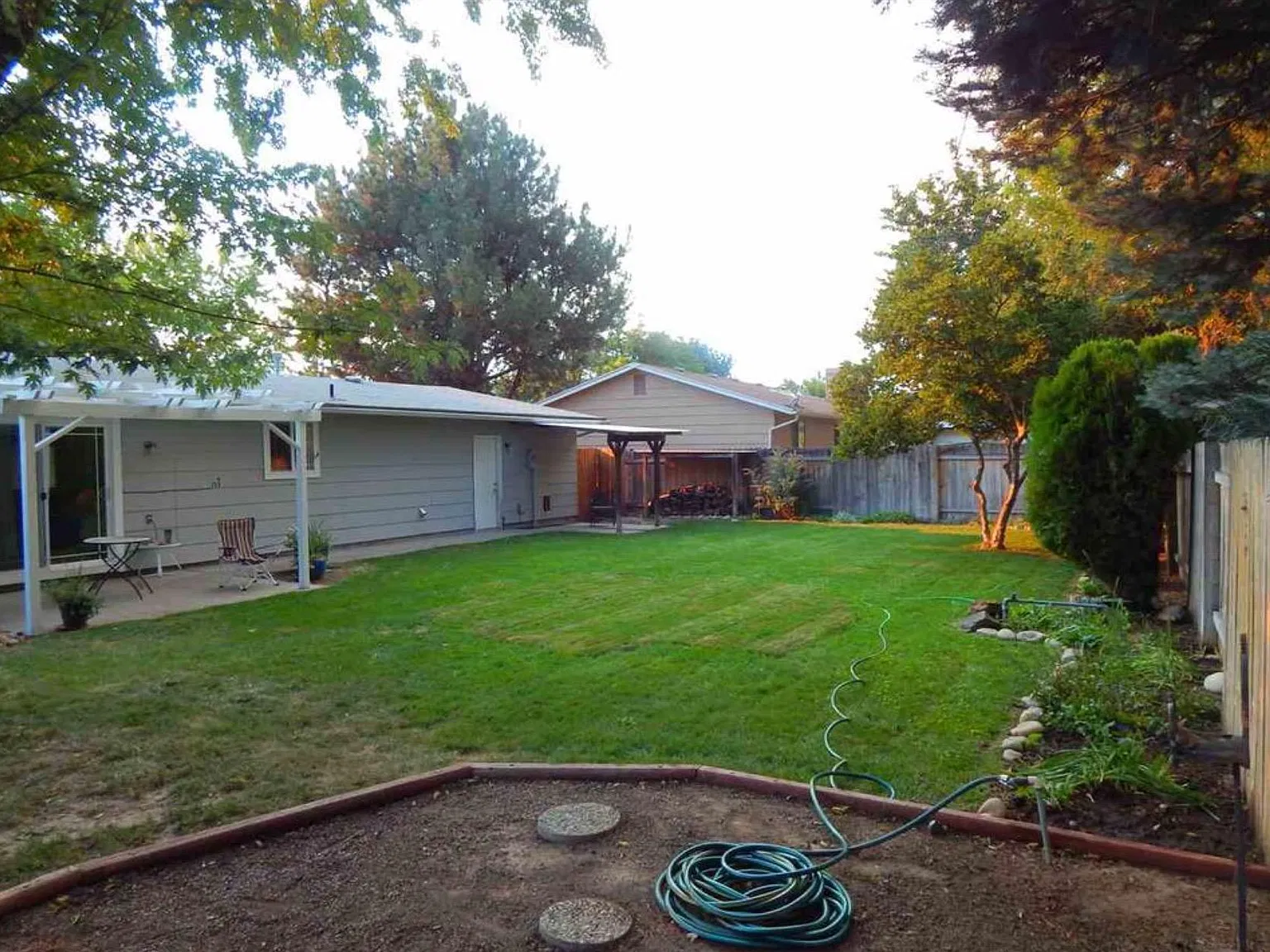 3 bed, 1280 sqft, $2,400 — Photo 4