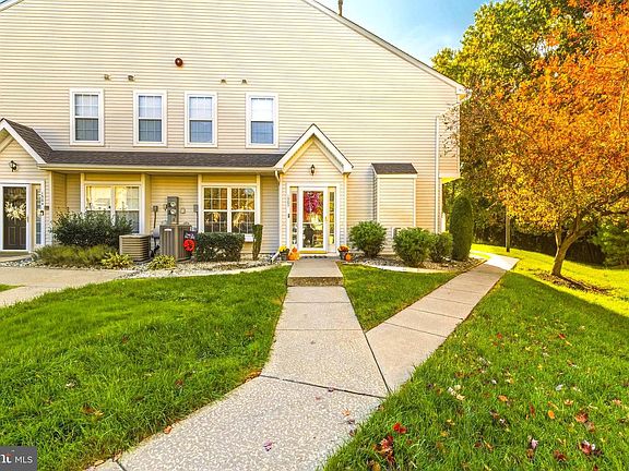 2nd image of 1505 Beacon Hill Dr