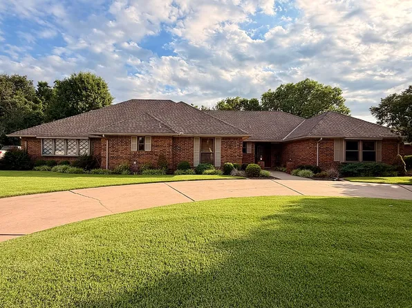 2818 Barn Swallow Rd, Enid, OK 73703