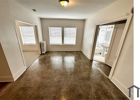 2nd image of 5309 N Winthrop Ave
