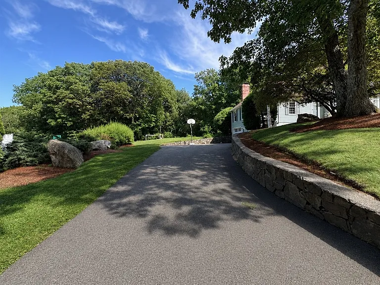 61 Carlton Ln #1 — Photo 39