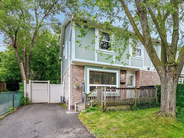37 Salisbury Cir, Brampton, ON L6V 2Z4