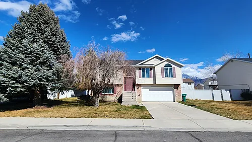 741 S 1420 W Photo 1