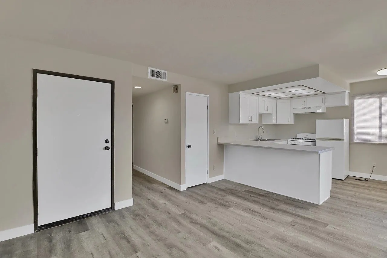 10727-31 Lawler St., Los Angeles, CA 90034 — Photo 3